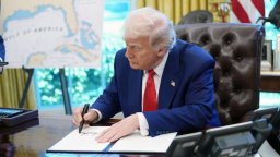 USA chystají celní bombu: Cla 500 % za ruskou ropu a plyn. Odnese to ale i Evropa