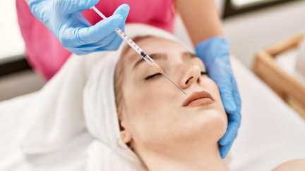 Lékaři upozornili úřady na 67 nelegálních poskytovatelů estetické medicíny