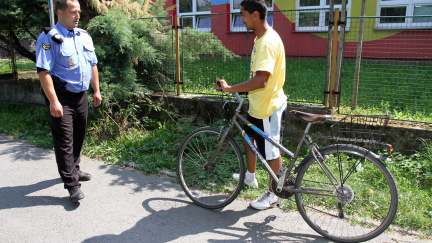Problémový muž z Hranic skončil v léčebně, město hledá svědky incidentů.