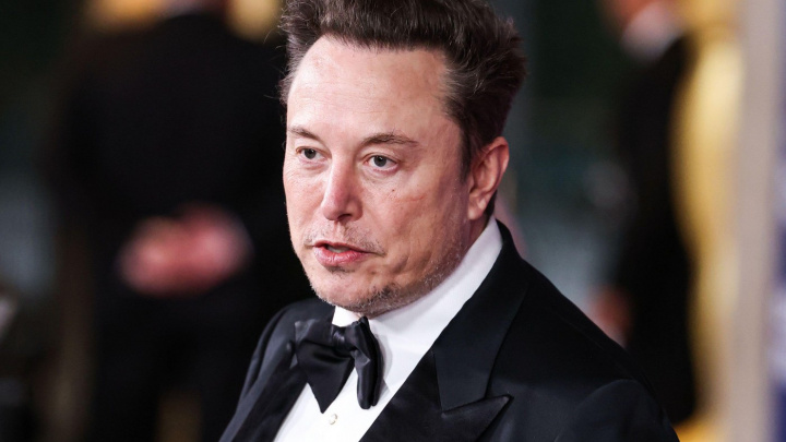 Musk zřejmě smazal na síti X některé ze svých útočných komentářů proti Trumpovi