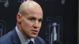 Trenérem roku v NHL byl zvolen Carbery z Washingtonu