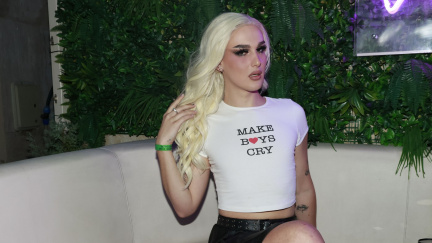 Ani helma mu nepomohla! Kontroverzní influencer Tadeáš Kuběnka dostal nařezáno za pár vteřin