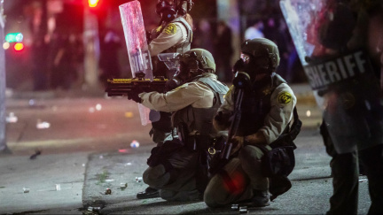 Příslušníci Národní gardy se v Los Angeles střetli s demonstranty