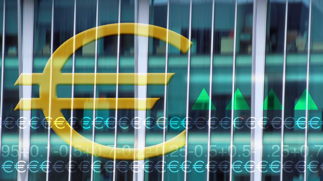 Důvěra investorů v ekonomiku eurozóny v červnu vystoupila na roční maximum