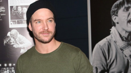 Oblíbený herec předvedl radikální změnu vizáže: Fanoušci se děsí