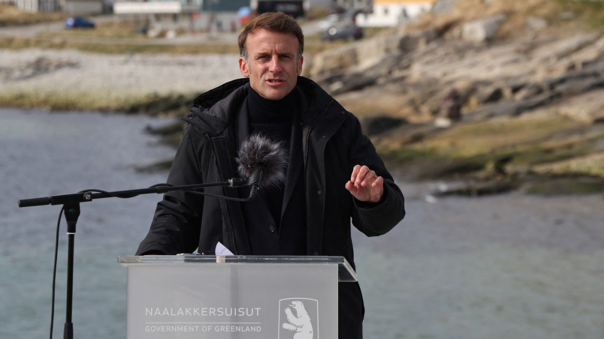 Macron přijel do Grónska, aby za Francii a EU podpořil nezávislost ostrova