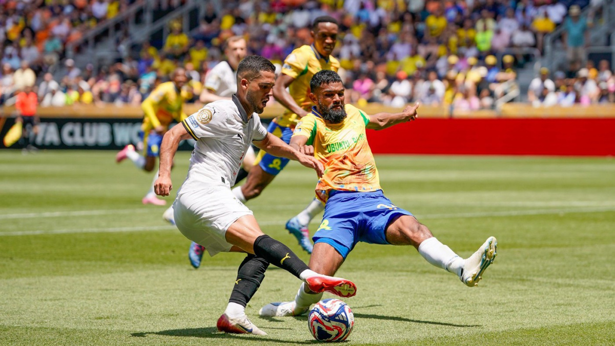 Fotbalisté Dortmundu na mistrovství světa klubů přestříleli Mamelodi 4:3