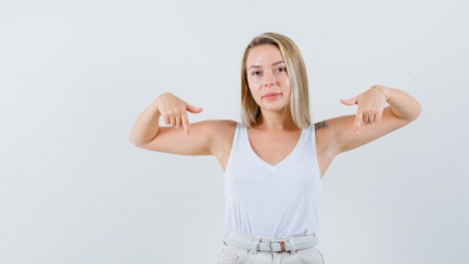 Nejen podpaží! 3 triky proti pocení tam, kde si deodorantem nepomůžete