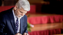 Prezident Pavel podepsal novelu o změně pravomocí celníků