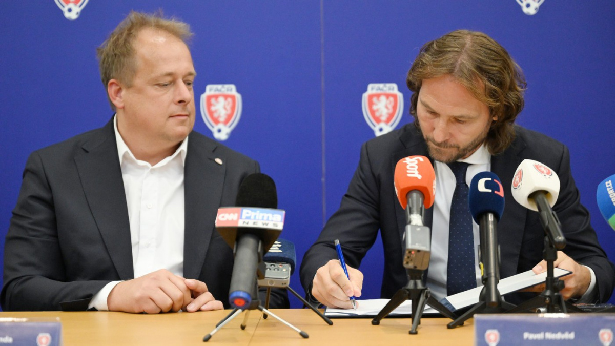 Držitel Zlatého míče Nedvěd se stal manažerem českých fotbalových reprezentací