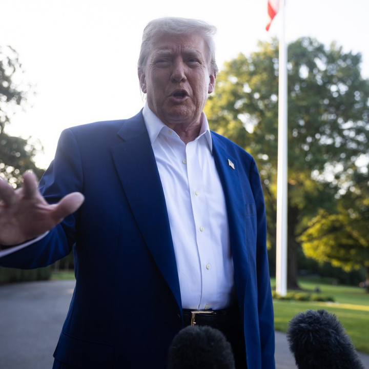 Izrael i Írán porušily příměří, uvedl Trump, velmi nespokojen je s Izraelem