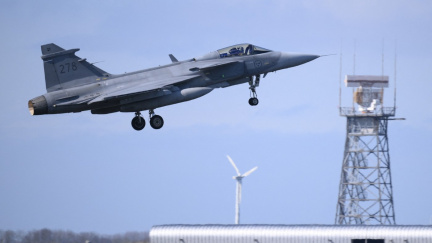 Ministerstvo obrany plánuje nákup vozidel Titus a MARS, prodlouží také pronájem gripenů
