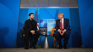 Trump a Zelenskyj hodnotí svou schůzku jako dobrou, Trump chce mluvit s Putinem