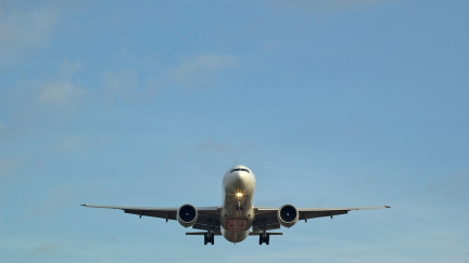 Vědci nechali havarovat Boeing, aby zjistili, která sedadla jsou nejbezpečnější. Tahle si zaberte!