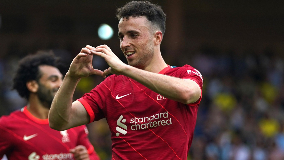 Při autonehodě ve Španělsku zemřel fotbalový útočník Jota z Liverpoolu