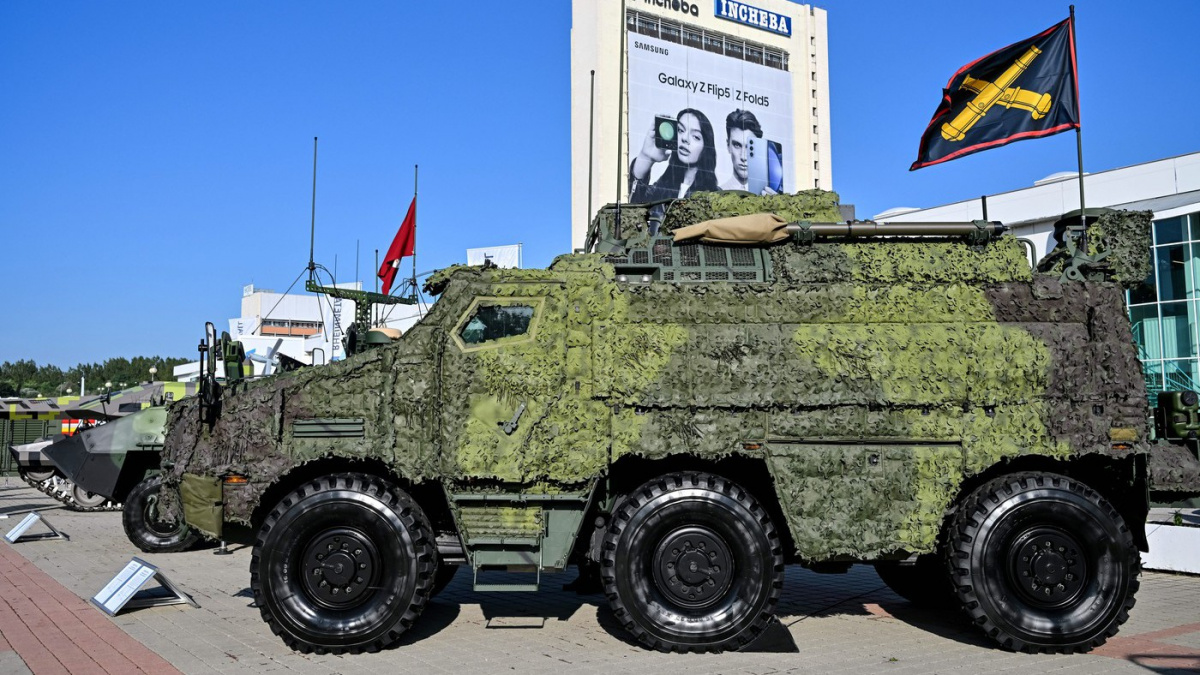 Obrana podepsala smlouvu na nákup 24 obrněných vozidel Titus za čtyři mld. Kč