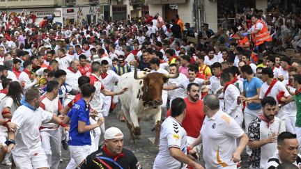 V ulicích Pamplony se konal první běh s býky, trval necelé tři minuty