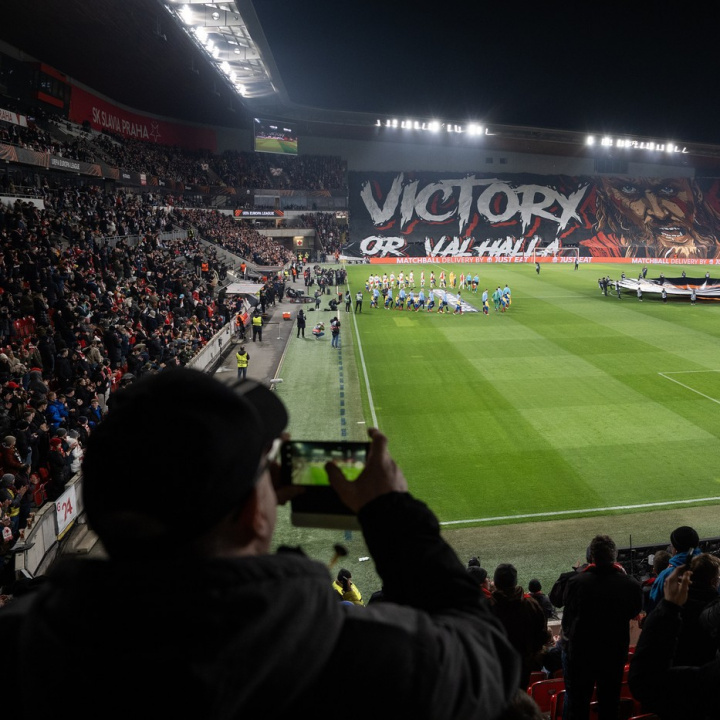 Slavia nesmí mít na úvod Ligy mistrů plný stadion, UEFA potvrdila trest