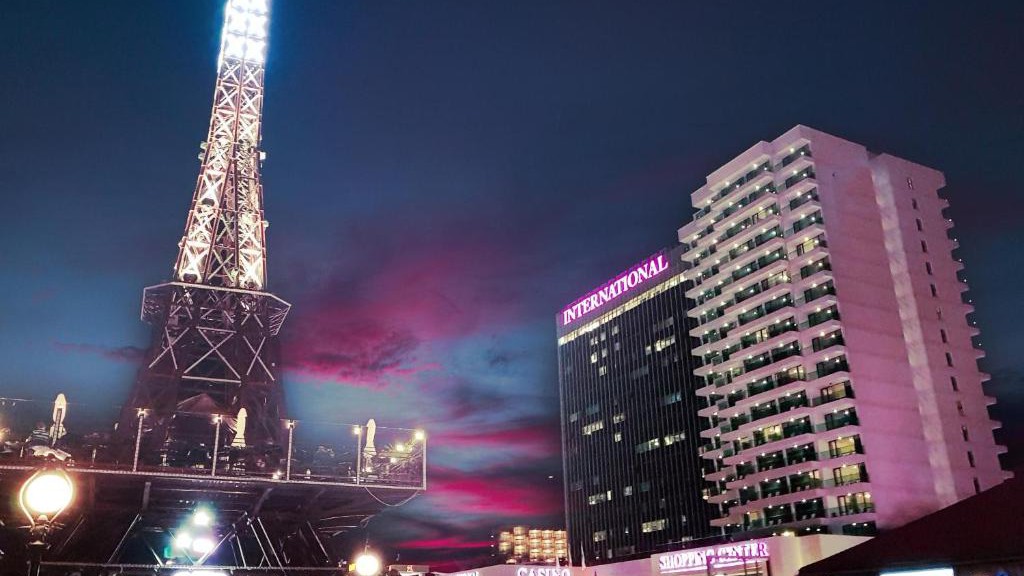 Hraní v zahraničním kasinu: Na co si dát pozor u výběrů a měn