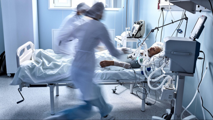 V Německu začal soud s lékařem obžalovaným z vraždy 15 pacientů