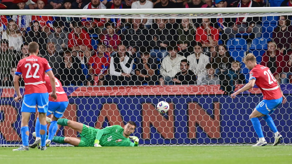 Brankář fotbalové reprezentace Kovář odešel na hostování do Eindhovenu