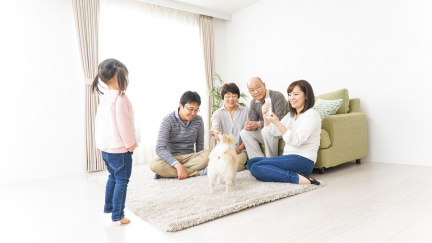 Čeká tohle i vás? V Japonsku si důchodce můžete pronajmout