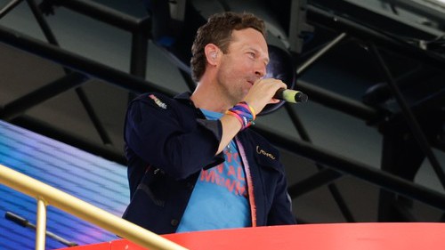 Milionář vzal na koncert Coldplay milenku. Jenže pak se stalo tohle...