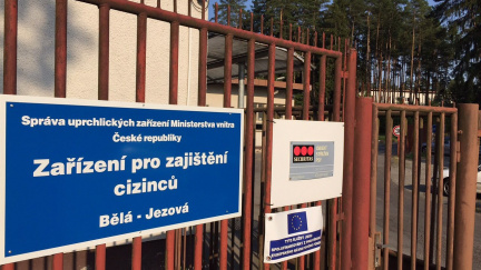 Azylová a migrační pravidla patrně čeká zpřísnění, Senát novelu schválil