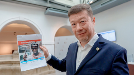 Policie navrhla obžalovat Okamuru kvůli kontroverzním plakátům