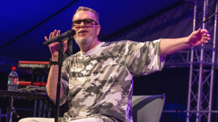 Krutý úděl. Známý zpěvák bojuje s bolestí: "Doktoři řekli, že lepší už to nebude"