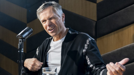 To je forma! Janek Ledecký se ukázal v plavkách, fanynky jdou do kolen