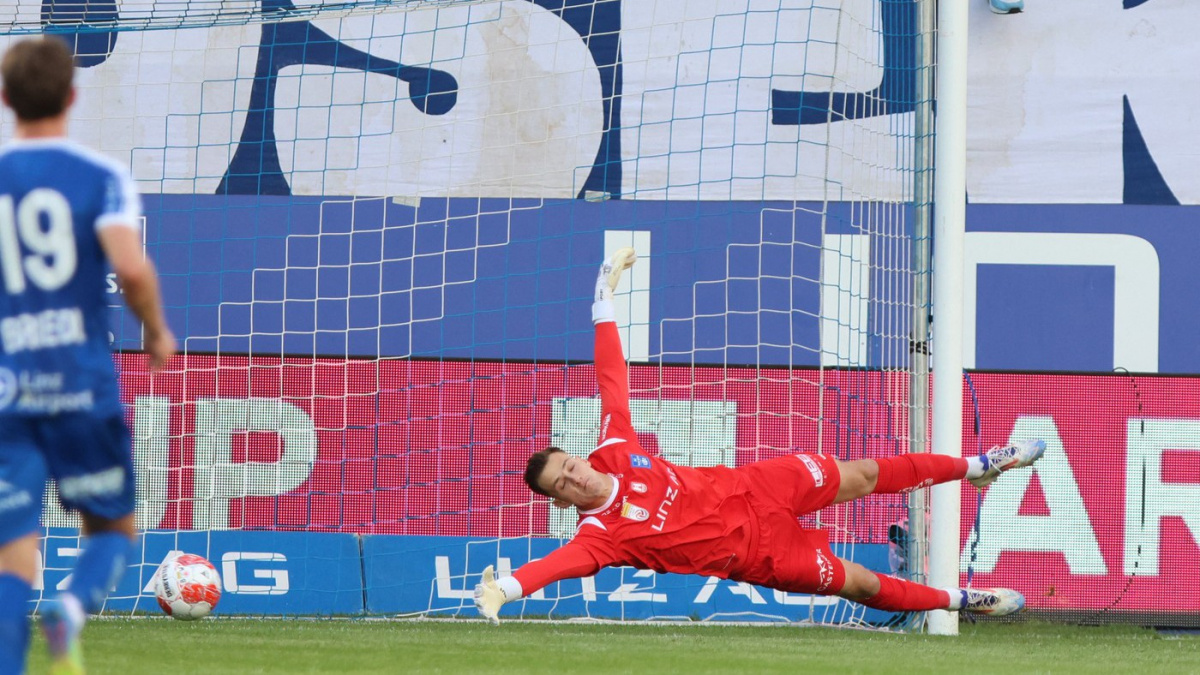 Vítek prodloužil smlouvu s Manchesterem United a míří na hostování do Bristolu