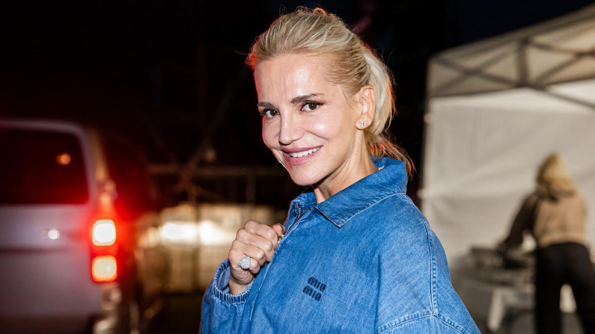 Pavel Nedvěd v objetí s jinou. Snoubenka Dara Rolins: "Příjemné mi to není"