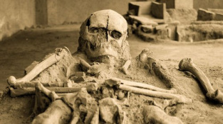 Archeologové v šoku: Našli hrobku dávných válečníků, která skrývala víc, než jen kostry