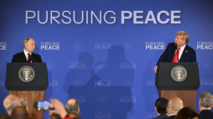 Trump a Putin jednali na Aljašce, konkrétní výsledky summit nepřinesl