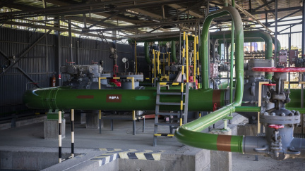 Na Slovensko i Maďarsko opět proudí ropa prostřednictvím ropovodu Družba