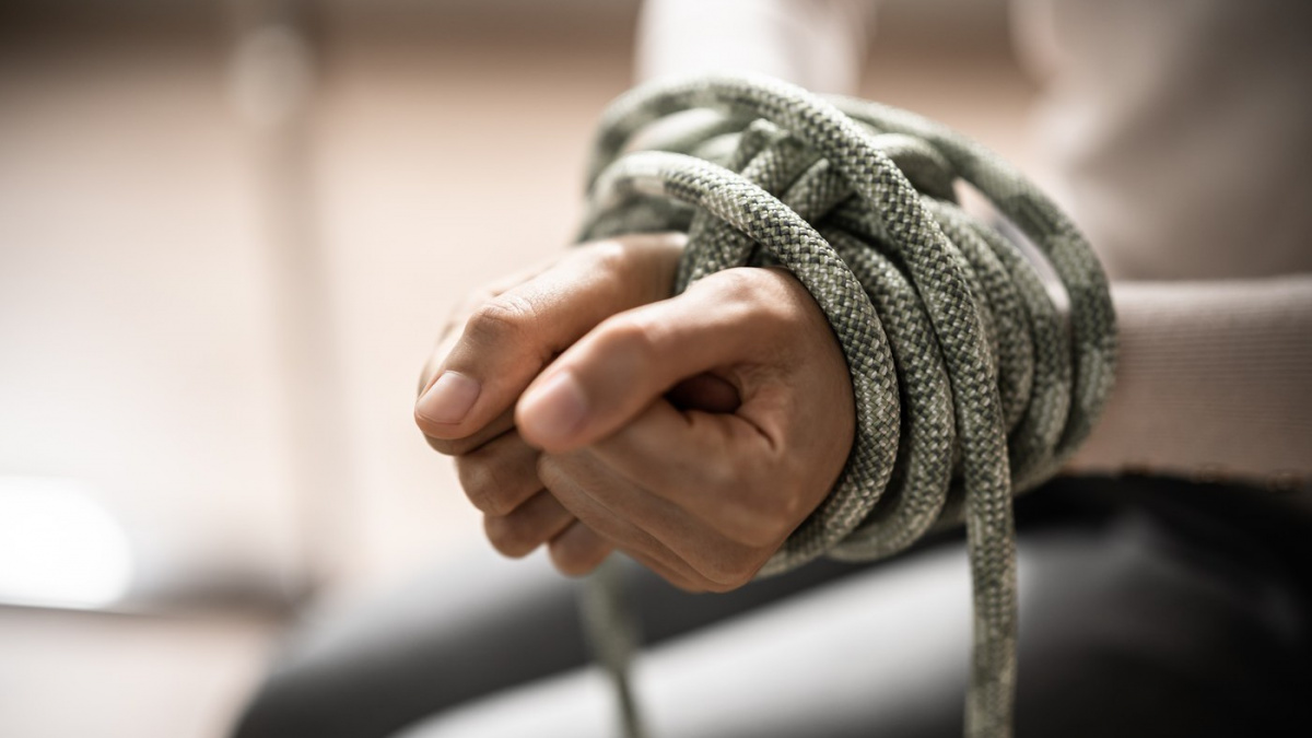 Láska, která bolí: Mladá žena prodala přítele do otroctví!