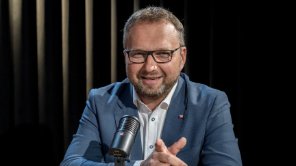 Starobní penze klesnou dalším komunistickým funkcionářům, novela je účinná