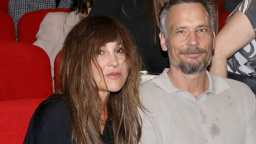 Že už to kratší nejde? Divoška Kaira Hrachovcová se znovu nechala ostříhat, tentokrát už opravdu jak do armády