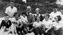 Nejmocnější rodina Ameriky je prokleta svým temným osudem - Kennedyovi