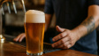 Štamgasti v šoku: Pivo zdraží víc, než Prazdroj sliboval
