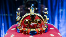 Klíčníci dnes otevřou komoru s korunovačními klenoty, Hrad je poté vystaví