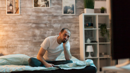 Nebezpečná chyba před spaním, kterou dělá tisíce lidí