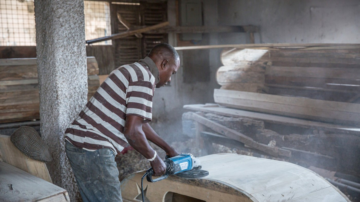 Rakve jako umělecká díla: těžko uvěříte, v čem se nechávají pohřbívat lidé