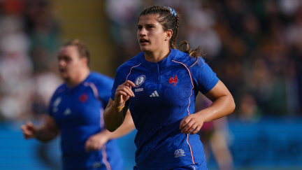 Šok na mistrovství světa v ženském rugby. Hráčka se neudržela a pokousala soupeřku