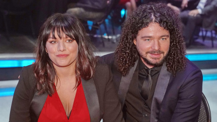 Konec anonymity! Manžel Ewy Farne založil profil a vydal singl