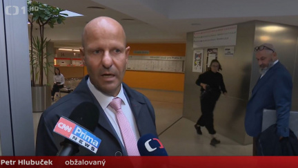 Kos se v kauze Dozimetr doznal k trestné činnosti, Hlubuček vinu odmítl