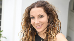 Na věku nezáleží! Milovaná zpěvačka oznámila radostnou novinu