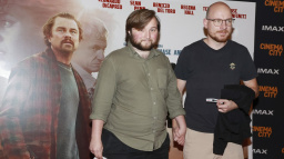 Herec z Ulice a překvapivé přiznání? Na premiéru dorazil za ruce s mužem