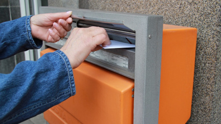 Většina Čechů nezná pravidla korespondenční volby, polovina se obává podvodů